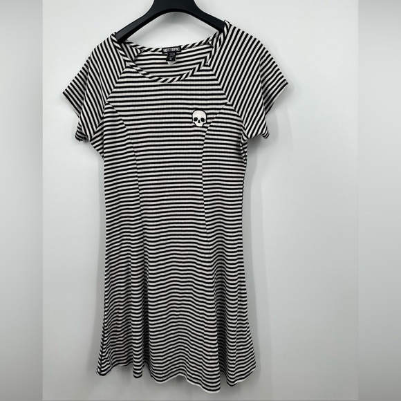 Retro Goth Punk Black & White Striped Skull Knit Skater Dress - XL- By Hot Topic - Picture 1 of 4